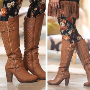 Chestnut brown quilted boots!
